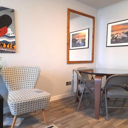Excellent Location - City Centre - Parking - 4 Beds -2 Bedrooms Belfast Ngoại thất bức ảnh