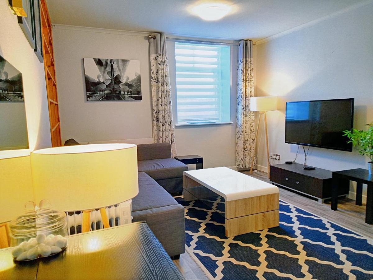 Excellent Location - City Centre - Parking - 4 Beds -2 Bedrooms Belfast Ngoại thất bức ảnh