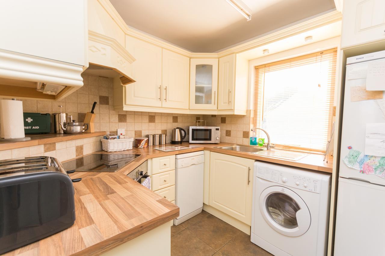 Excellent Location - City Centre - Parking - 4 Beds -2 Bedrooms Belfast Ngoại thất bức ảnh