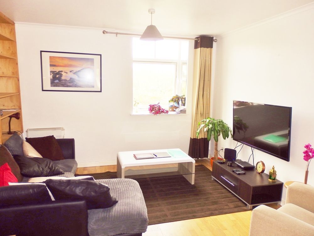 Excellent Location - City Centre - Parking - 4 Beds -2 Bedrooms Belfast Ngoại thất bức ảnh