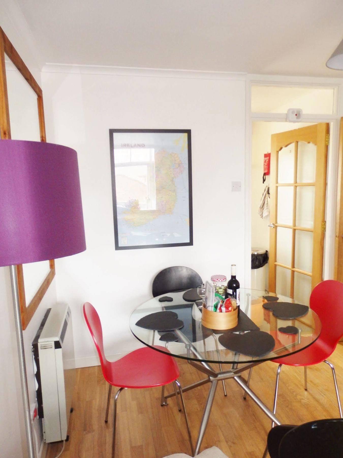 Excellent Location - City Centre - Parking - 4 Beds -2 Bedrooms Belfast Ngoại thất bức ảnh