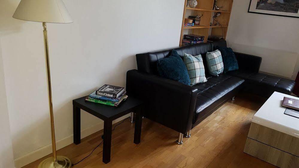 Excellent Location - City Centre - Parking - 4 Beds -2 Bedrooms Belfast Ngoại thất bức ảnh