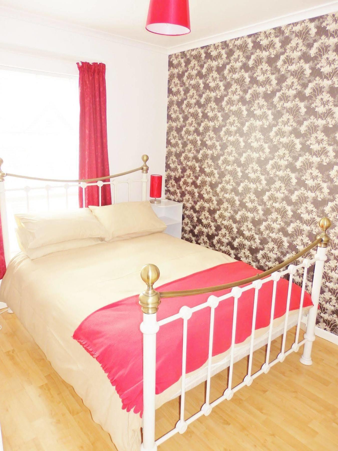 Excellent Location - City Centre - Parking - 4 Beds -2 Bedrooms Belfast Ngoại thất bức ảnh